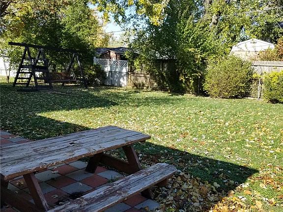 3rd image of 6361 Kingsbury Dr