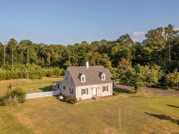 1107 Pelham Rd N, Jacksonville, AL 36265