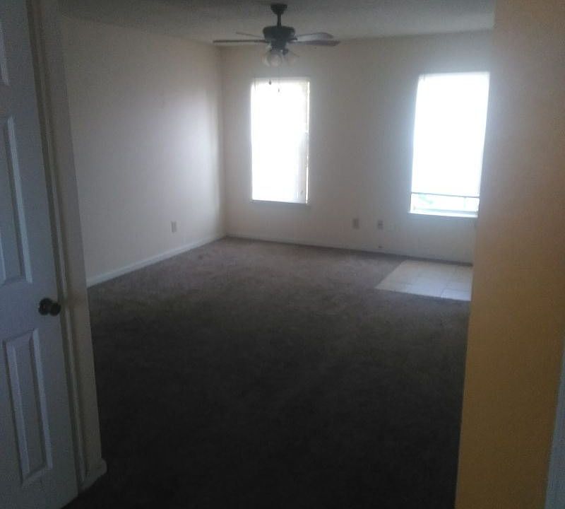 1310 Morris Street D Living Room