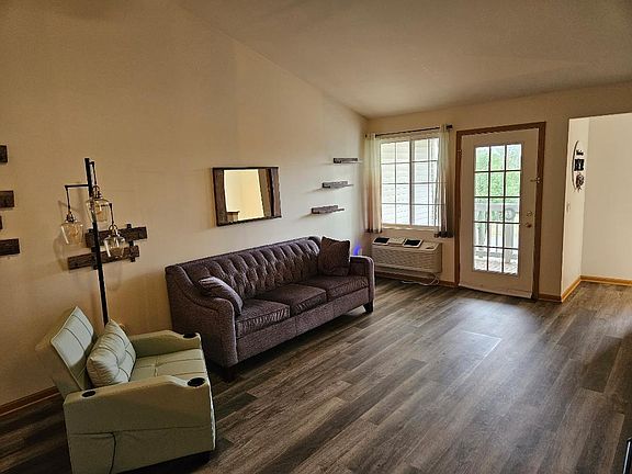 5th image of 329 Silverstone Dr #329