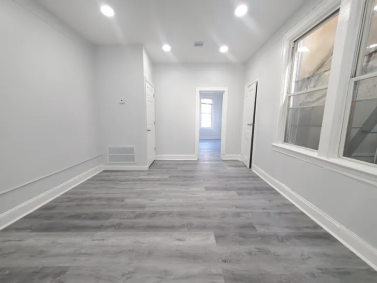 106 Ocean Ave #2L — Photo 5