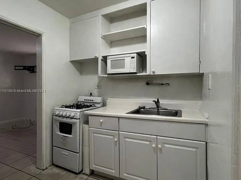 47 NW 45th Ave — Photo 2