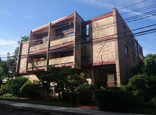 94 Beaconsfield Rd APT 202, Brookline, MA 02445