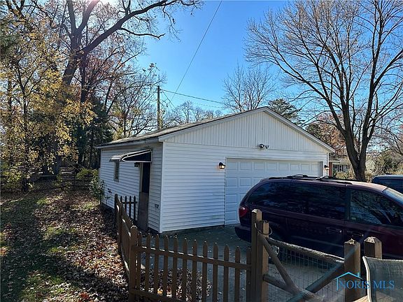 4th image of 6211 Bonsels Pkwy