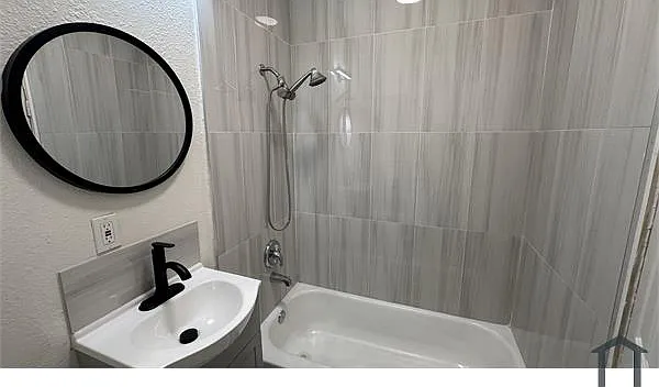 1470 Henderson Ave #B — Photo 2