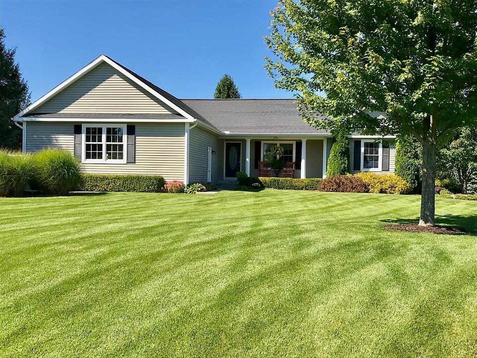 1st image of 770 Clyde Lee Dr