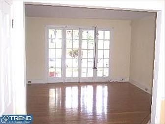 Frenchdoors off Living room to Patio