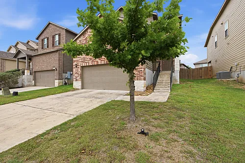 131 Lake Gln Photo 1