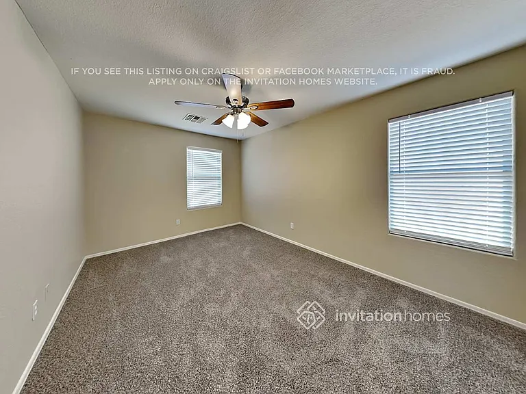 982 E Dee St — Photo 11