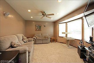 4th image of 2543 Pohens Ave NW
