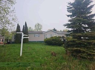 4484 Molitor Rd, Oconto, WI 54153