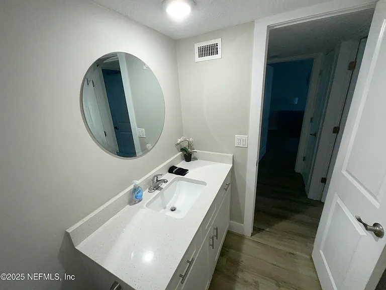 318 Arricola Ave #101 — Photo 43