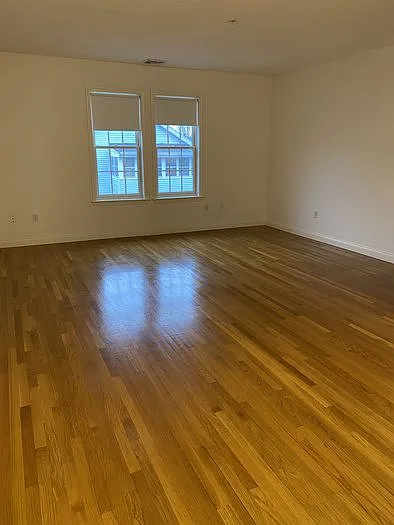 2 bed, 1.0 bath, $2,650 — Photo 3