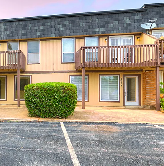 5924 W Hefner Rd — Photo 13