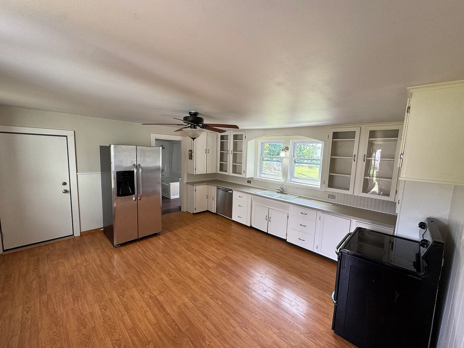 3 bed, 1365 sqft, $1,800 — Photo 3
