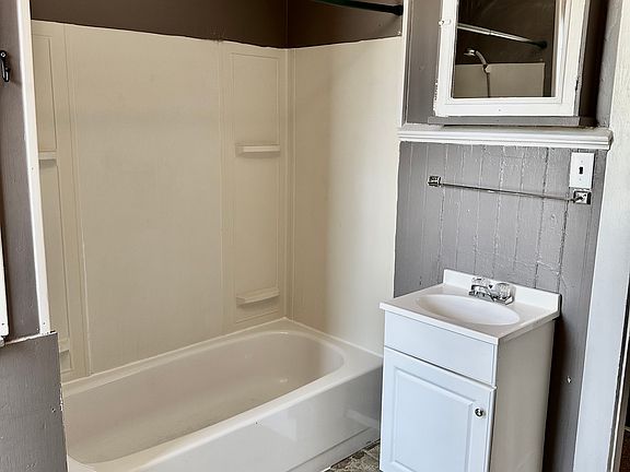 5th image of 64 S 12th St #2