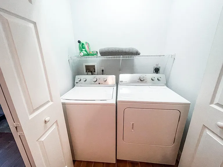 8402 Mulligan Cir — Photo 17