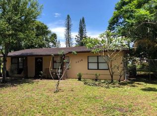 3238 E Lake Dr, Fort Pierce, FL 34982