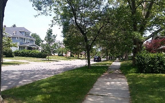 Exterior Neighborhood (street photo)
