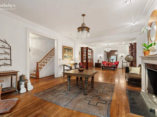 128 E 19th St #1, New York, NY 10003