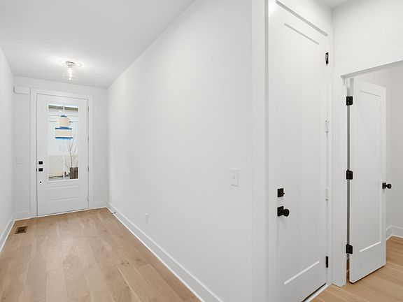 4th image of 5620A Obrien Ave