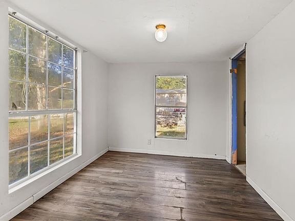 8th image of 25567 W Sycamore St