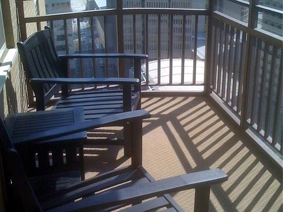 Image 4: Arguably the best screened porch in Downtown Atlanta