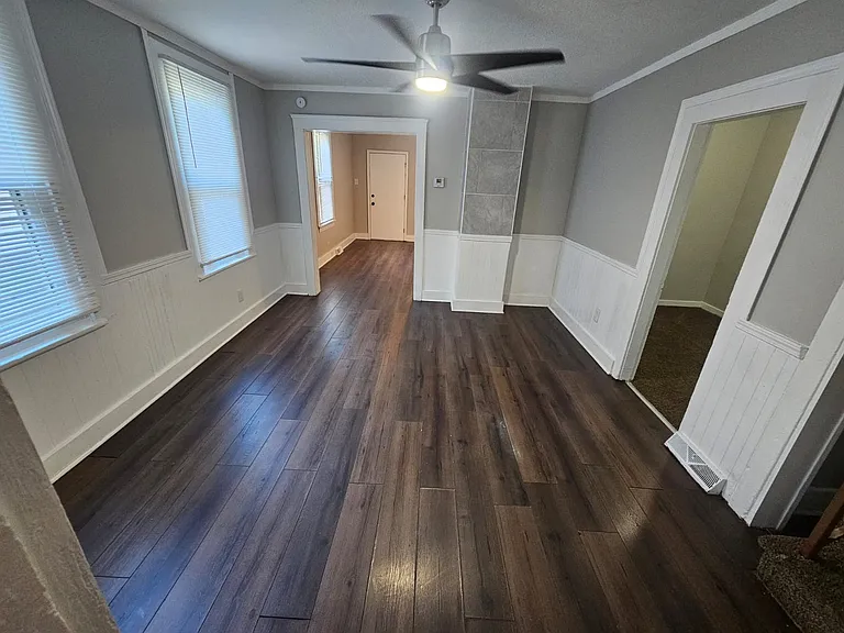 1401 E 61st St — Photo 10