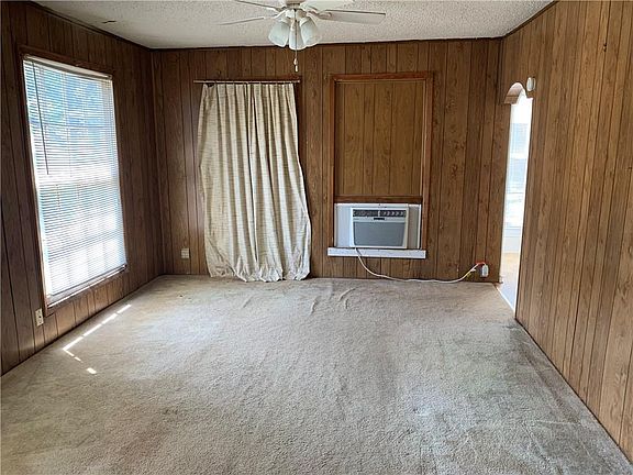 4th image of 304 W Jefferson St