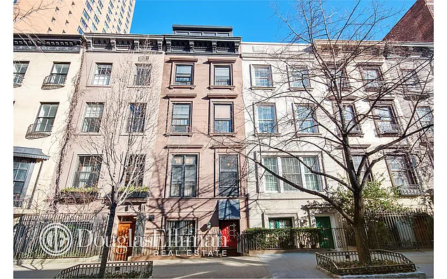 Sold by Douglas Elliman | media 15