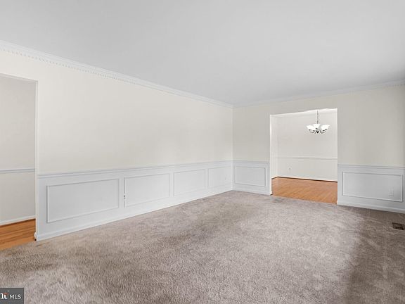 3rd image of 933 Palmer Rd