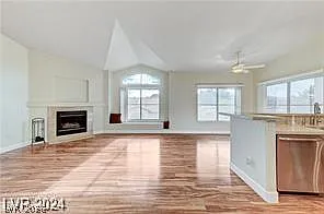 2 bed, 2.0 bath, 1186 sqft, $1,800 — Photo 4
