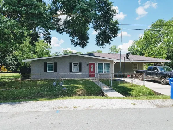 415 Sycamore St, Hahnville, LA 70057