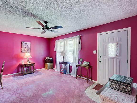 3rd image of 1212 Briarwood Dr