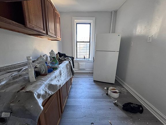 3rd image of 1077 New York Ave #4A