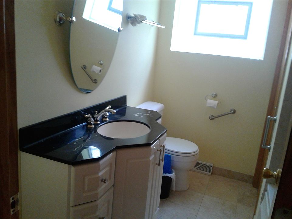 Bathroom (1 of 2)