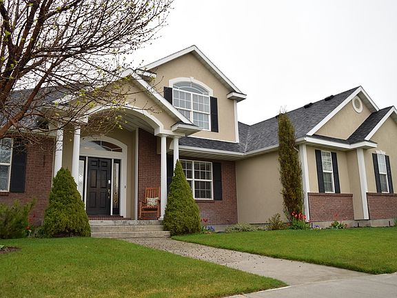 2nd image of 1615 Sunny Pine Way