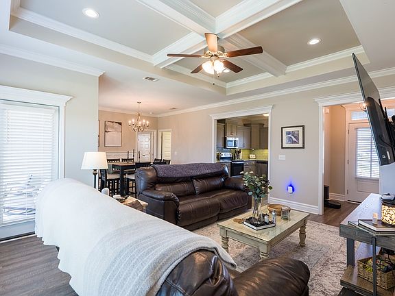 5th image of 3808 Coventry Dr