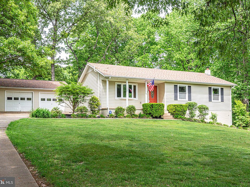 1st image of 17 Pasture Ln