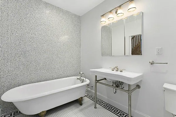 Rented by Compass | media 11