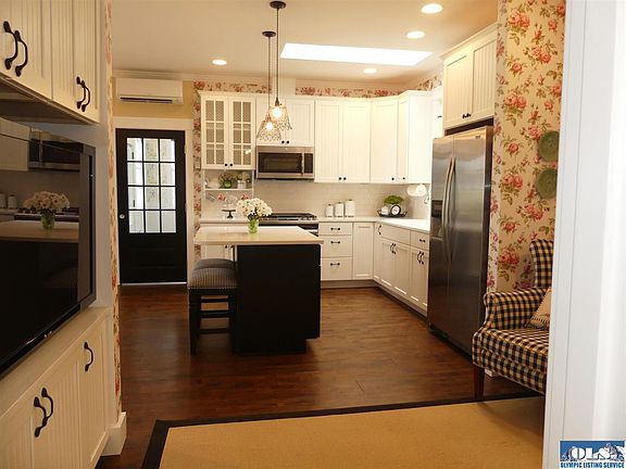 4th image of 807 McFarland Dr