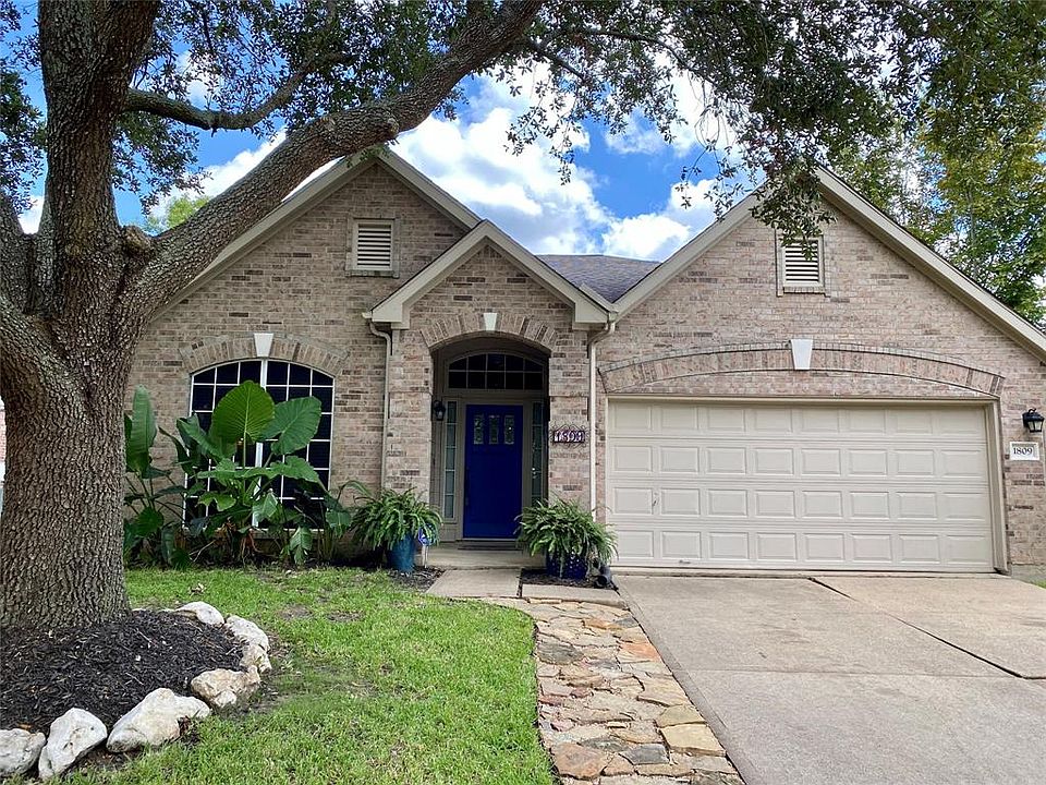 1st image of 1809 Castle Oaks Dr
