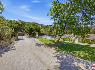 2215 Crescent Ave, Montrose, CA 91020
