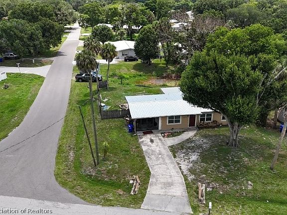 2nd image of 1001 SE 8th Ave