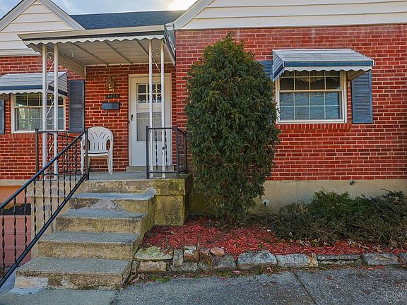 3rd image of 4425 Clifford Rd