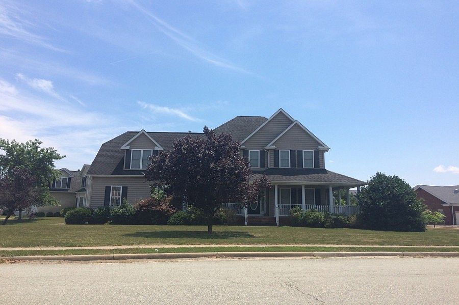 1st image of 23225 Belmont Blvd