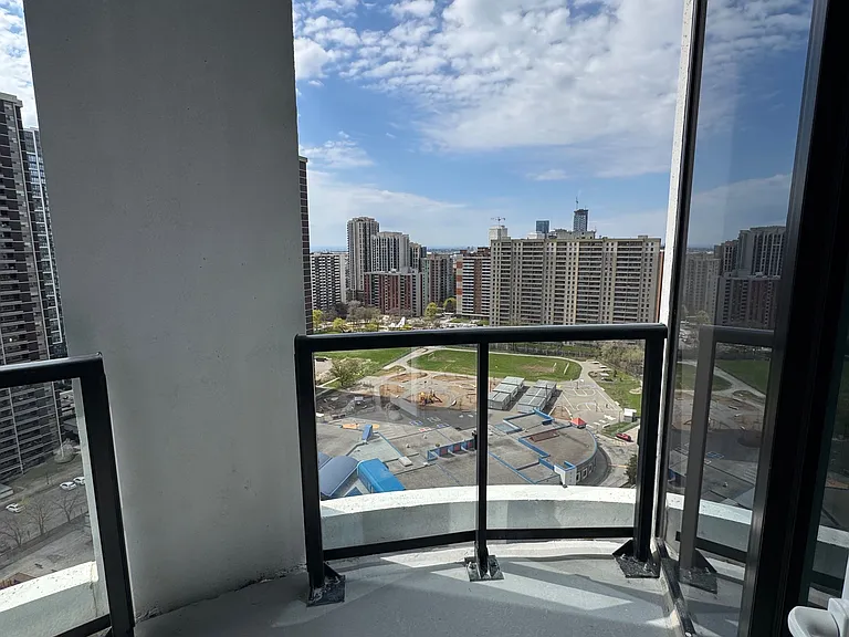 25 Cordova Ave #Penthouse 05 — Photo 17