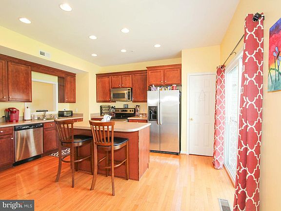 3rd image of 10326 Bridle Ct