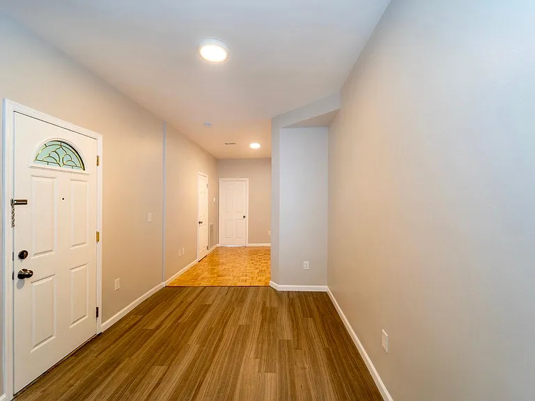420 Saint Pauls Ave #3L — Photo 6