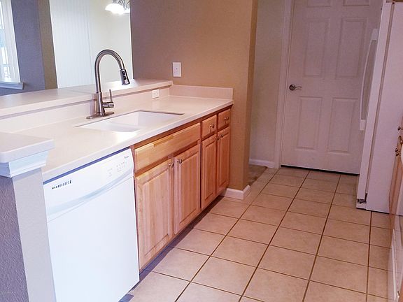 3rd image of 10075 GATE Parkway #2409